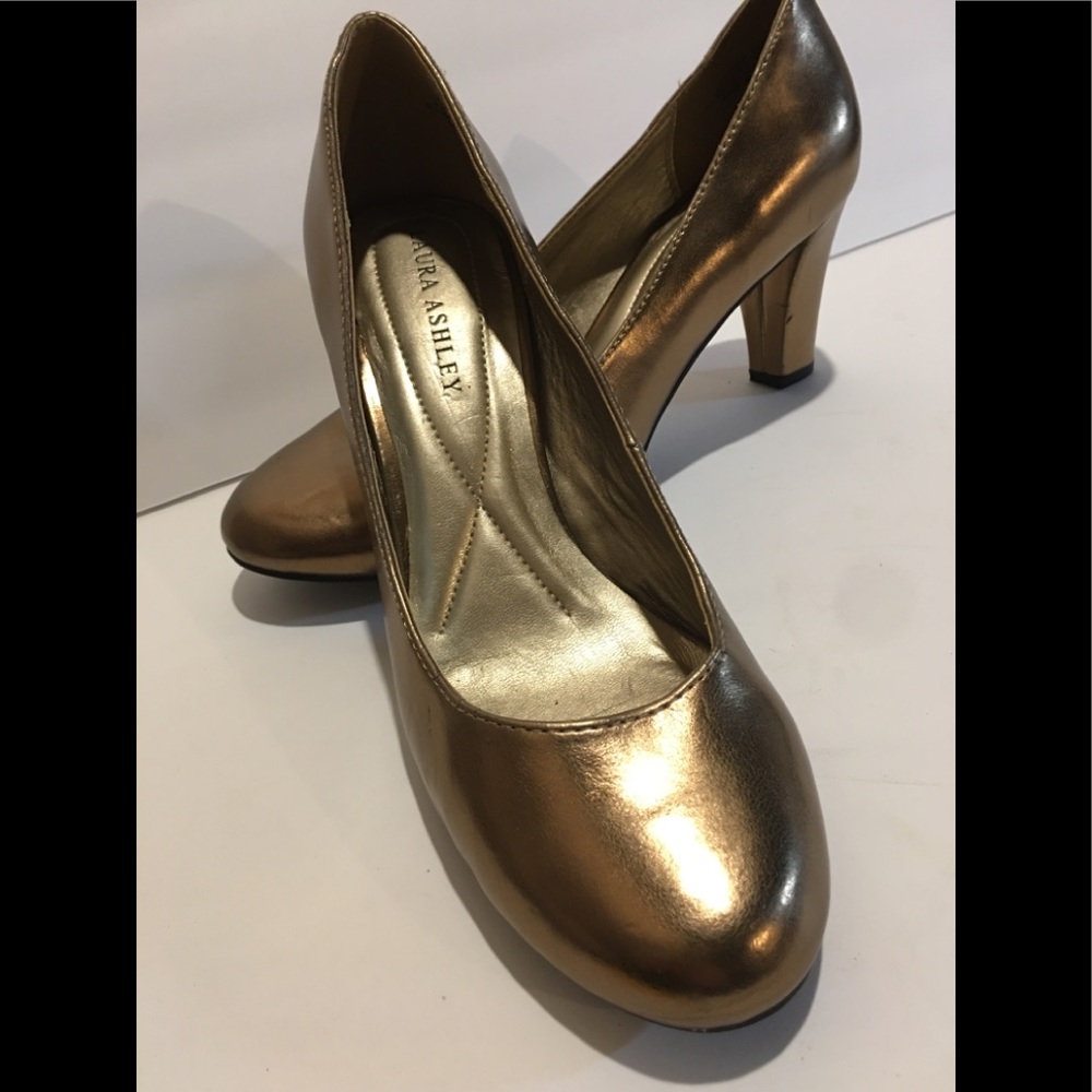 Laura Ashley- Bronze metallic heels like new!